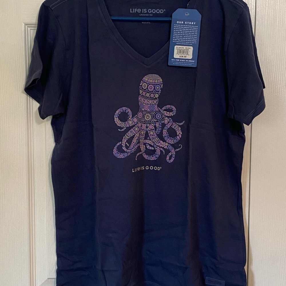 💕NWT Life Is Good💕women’s Crusher V-neck T-shirt
